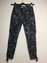 Spodnie jeansy moro marmurkowe z wiązaniem H&M