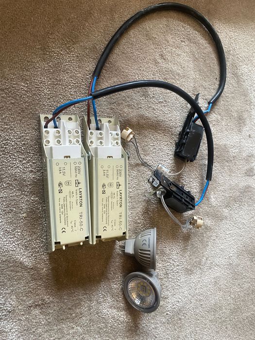 Transformadores 220V-12V + Lâmpadas Led LEXMAN