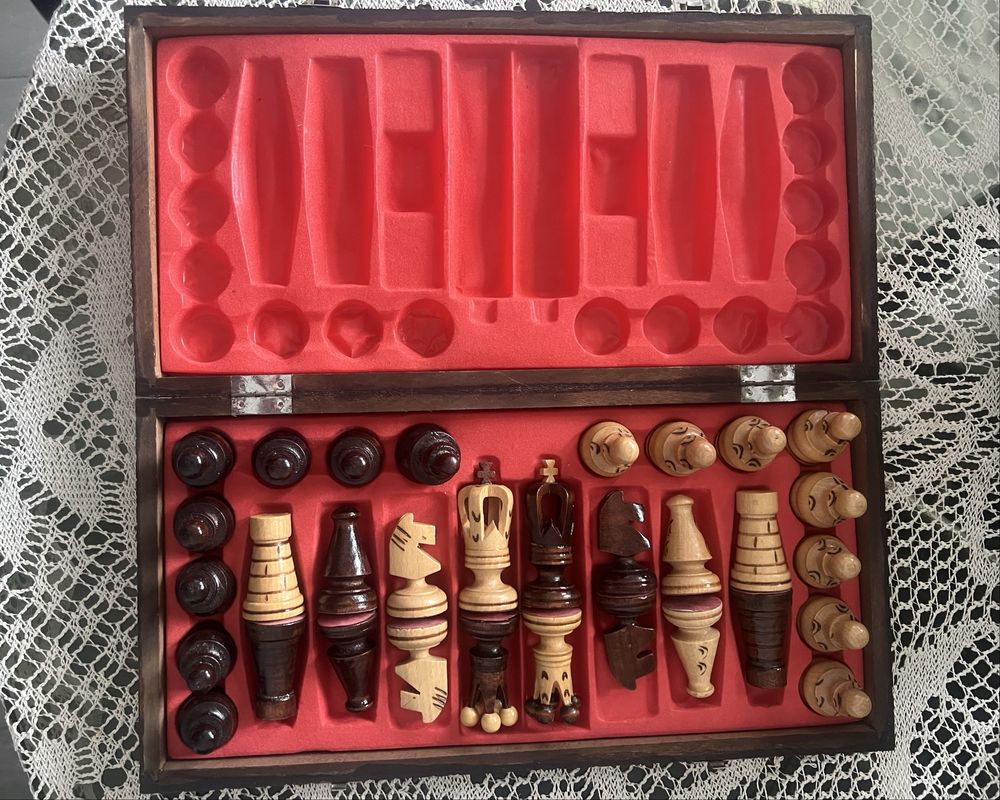 Jogo de xadrez com caixa de 37 cm