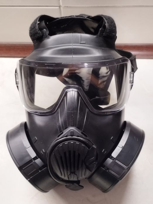 Противогаз Avon FM50