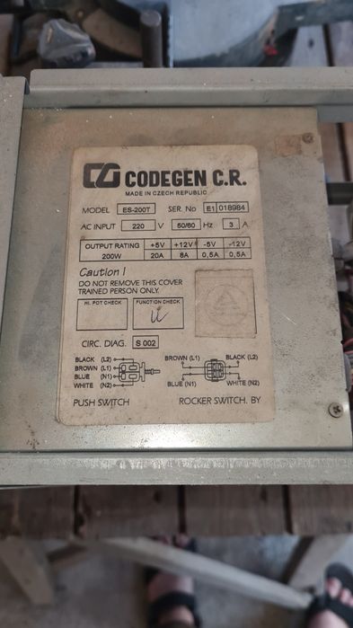 Obudowa Obudowy AT+ 3 napędy CD-ROM