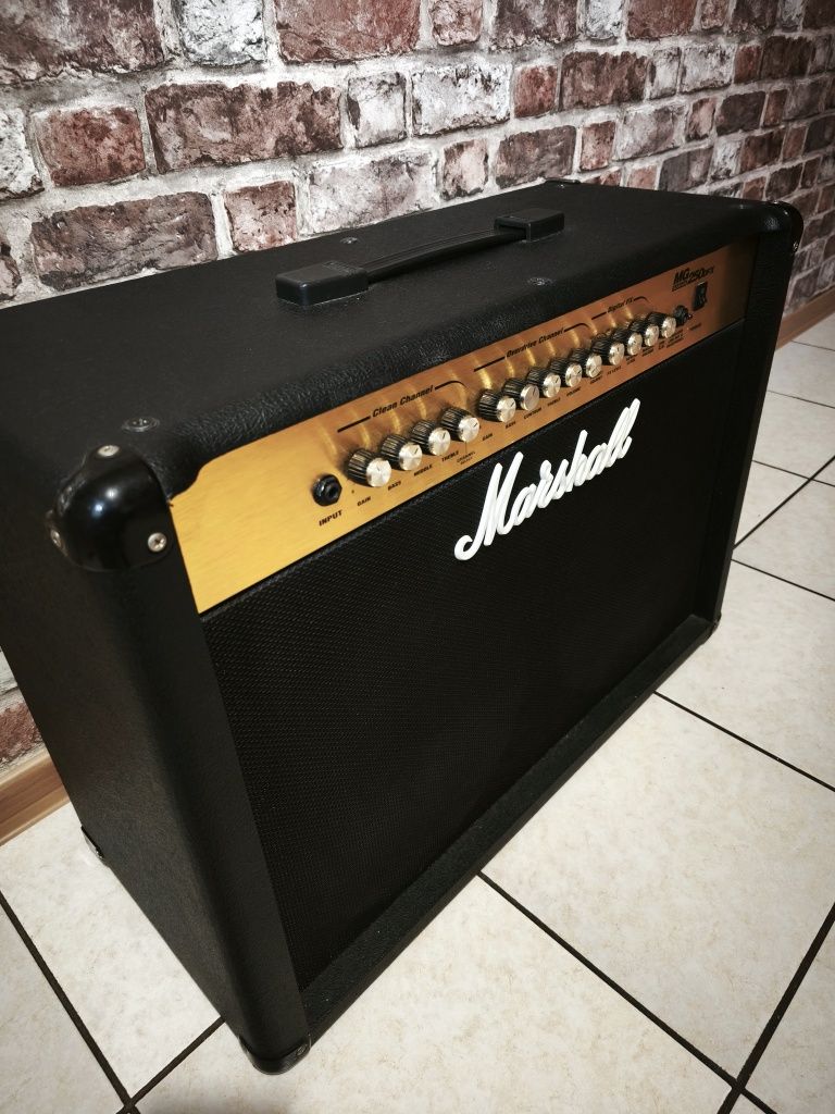 Wzmacniacz gitarowy Marshall MG250DFX