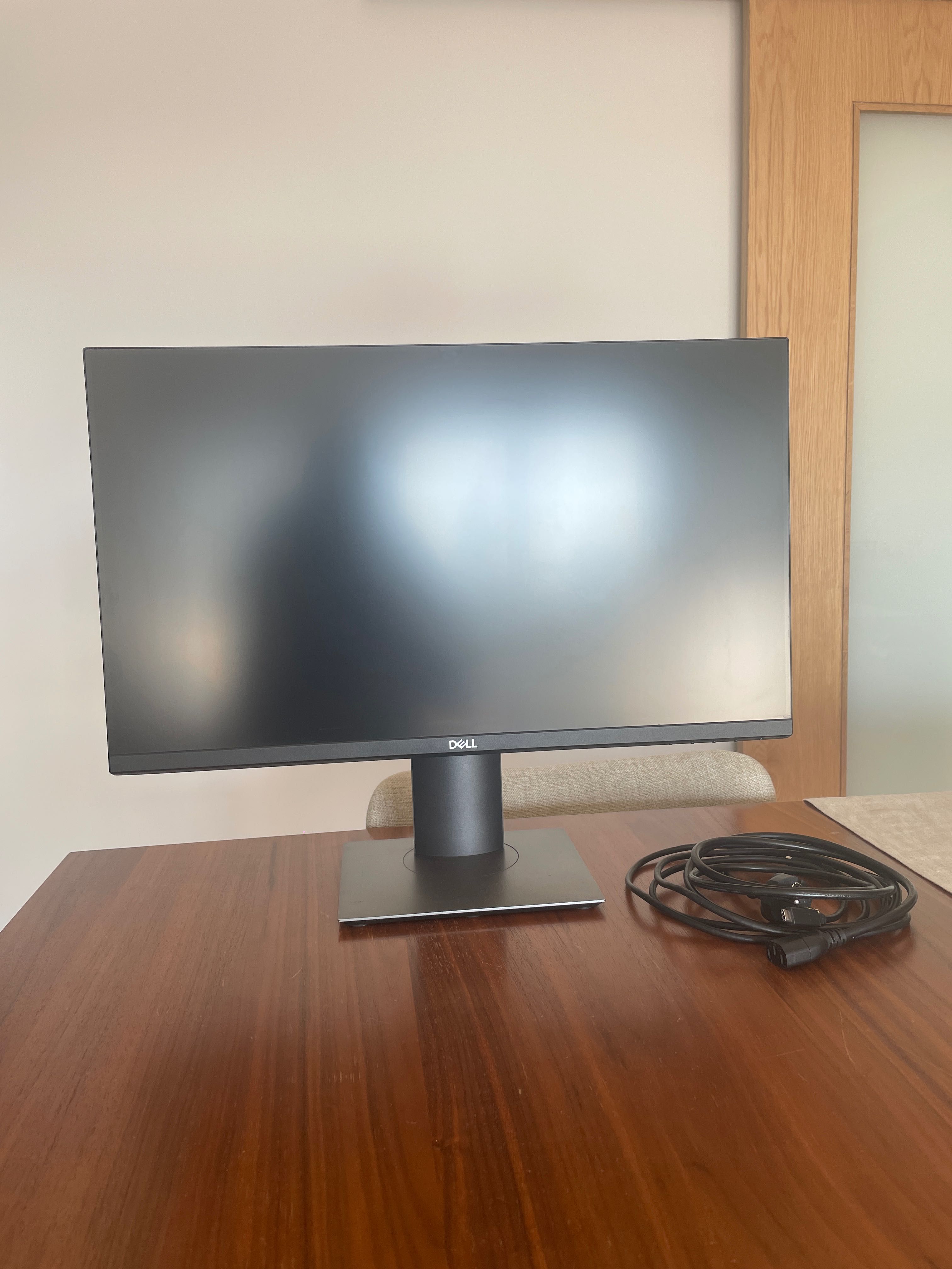 Monitor Dell P2421DC 23.8" LED IPS QuadHD