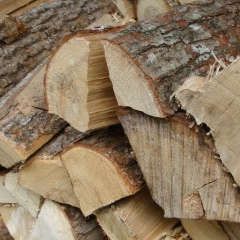 Колотые дубовые дрова. Дрова из дуба 2400 грн .Сухие дубовые дрова.