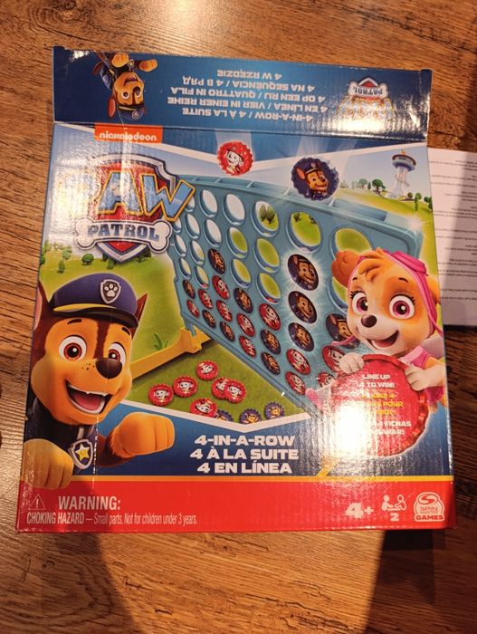 Gra cztery rzędy Psi Patrol