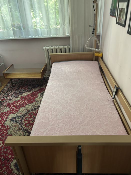 Sprzedam elektryczne łóżko rehabilitacyjne dla osób chorych