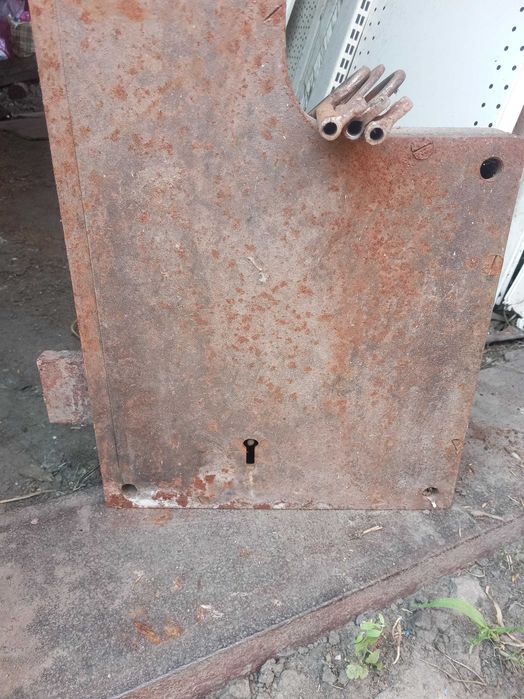 Замок на масивну загорожу