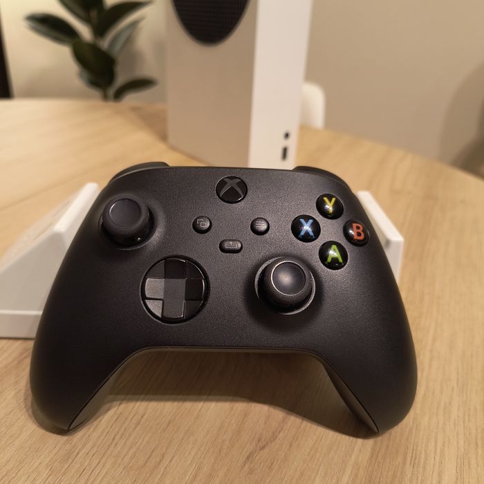 Konsola Xbox Series S + 2 pady