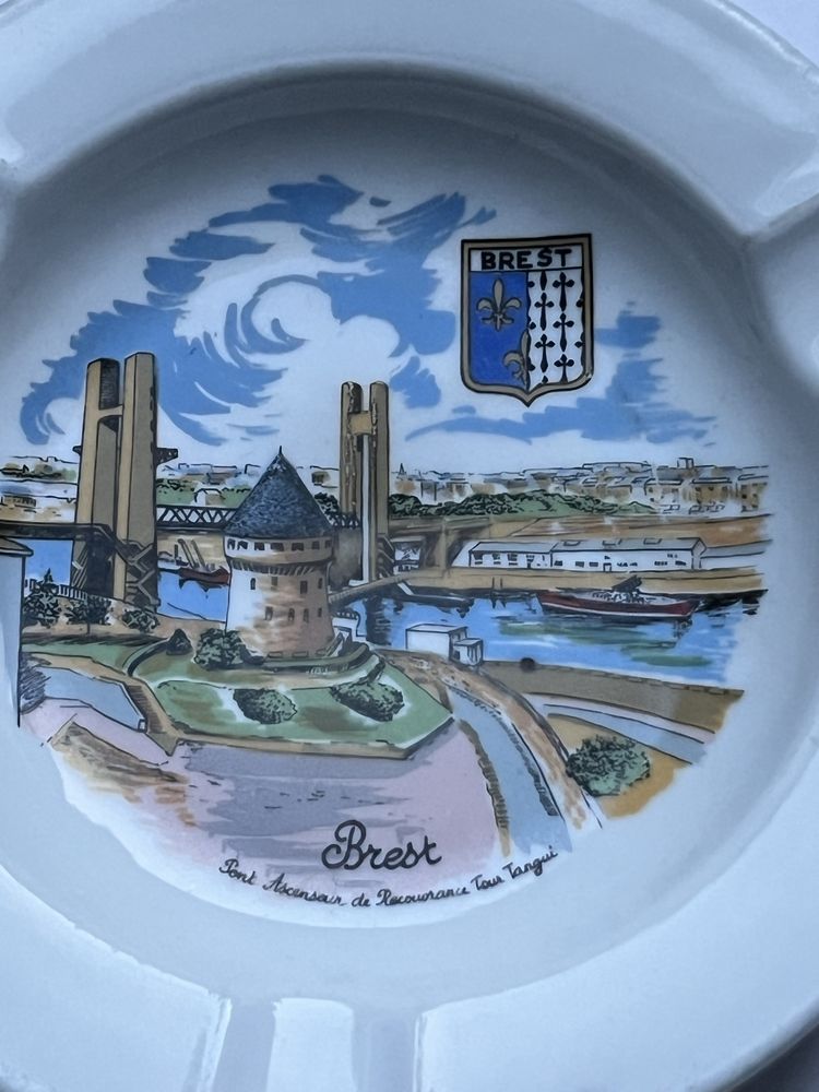 popielniczka Brest Francja zamek most rzeka wieża Porcelanowa