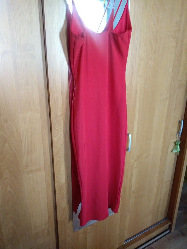 Sukienka czerwona 34