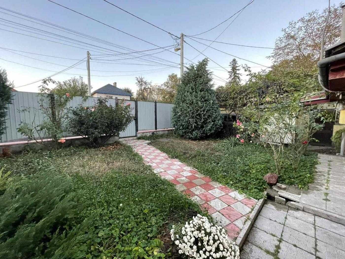 ПРОДАЖ будинку  з РЕМОНТОМ  в центральній частині м. Буча