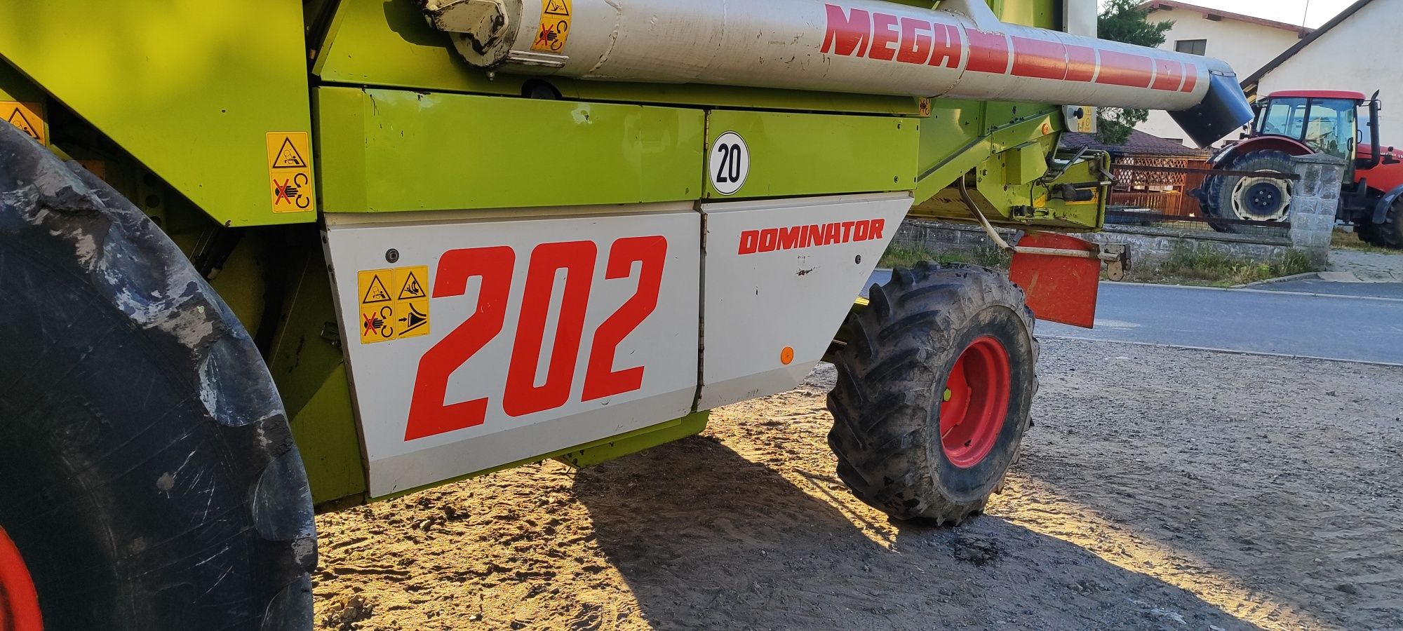 Kombajn Claas Mega Dominator 202