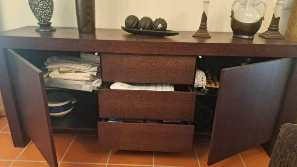 Mesas, cadeiras,armarios