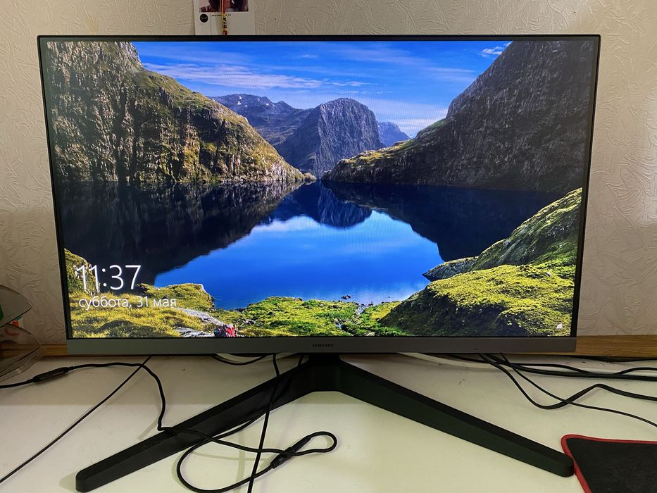 Монитор самсунг 100 герц без лагов сколов состояние 9/10 торг лс срочн
