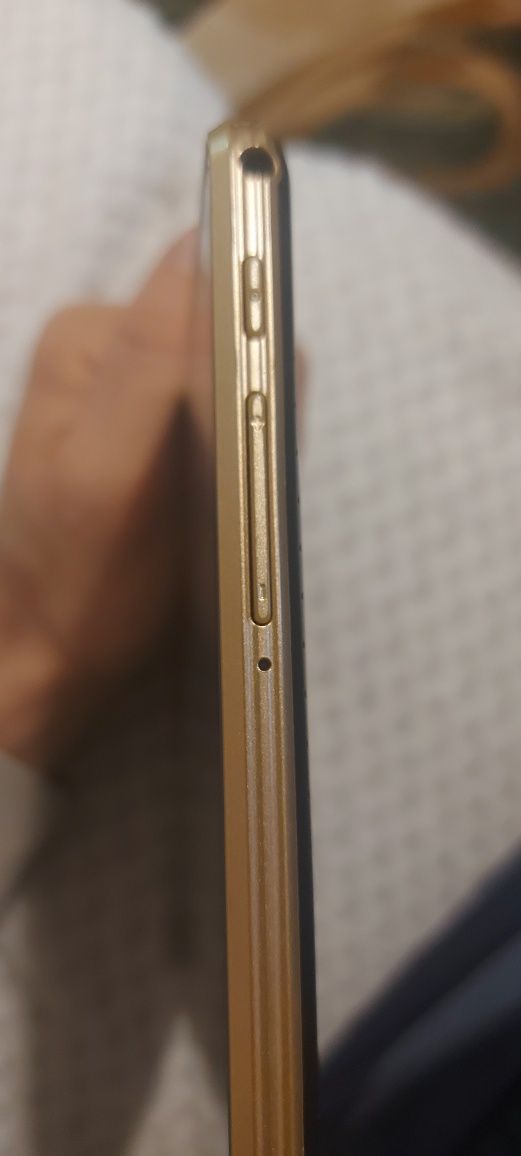Планшет Samsung Galaxy Tab не робочий
