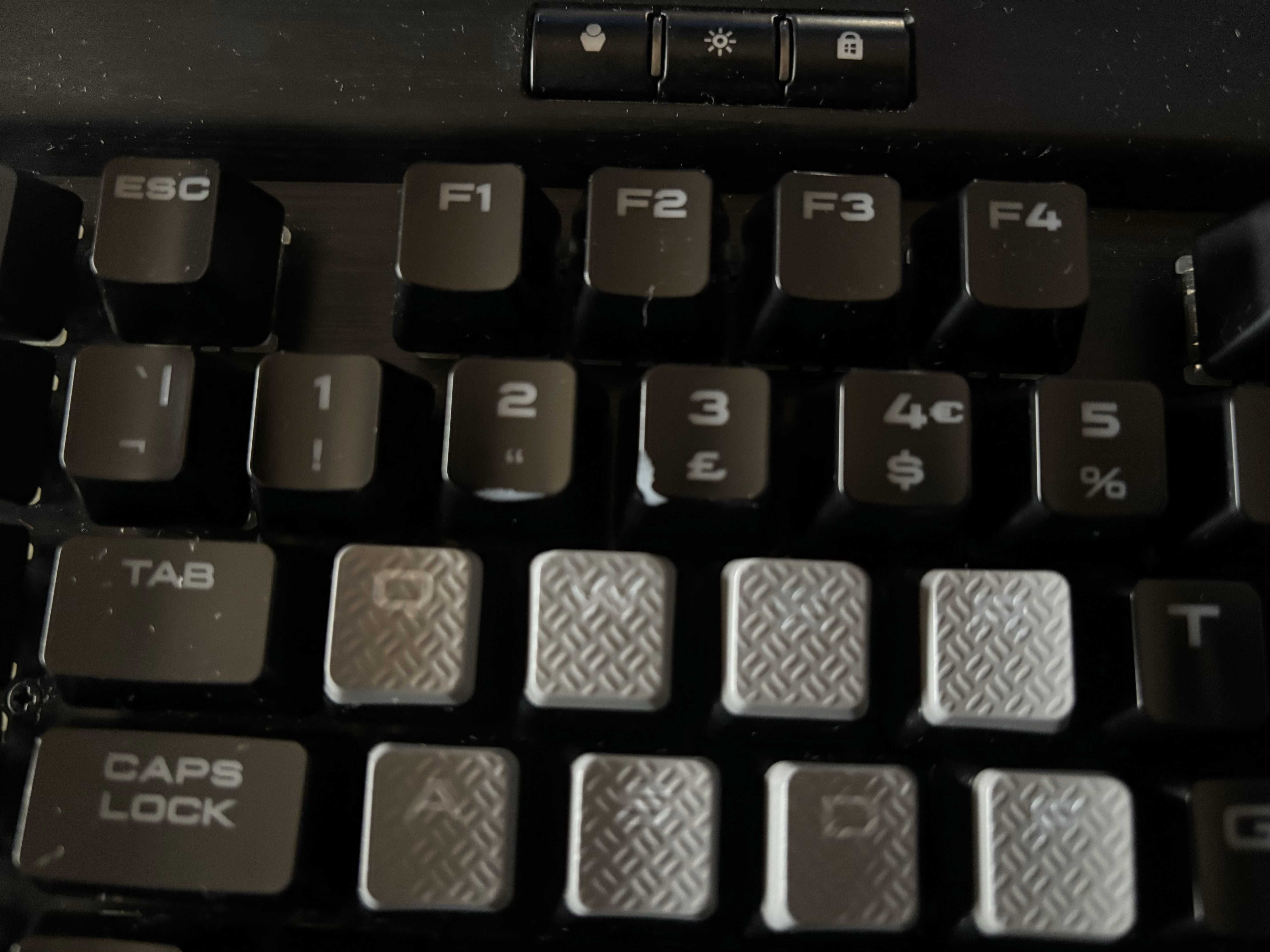 Teclado Mecânico Corsair K95 RGB Platinum (UK)