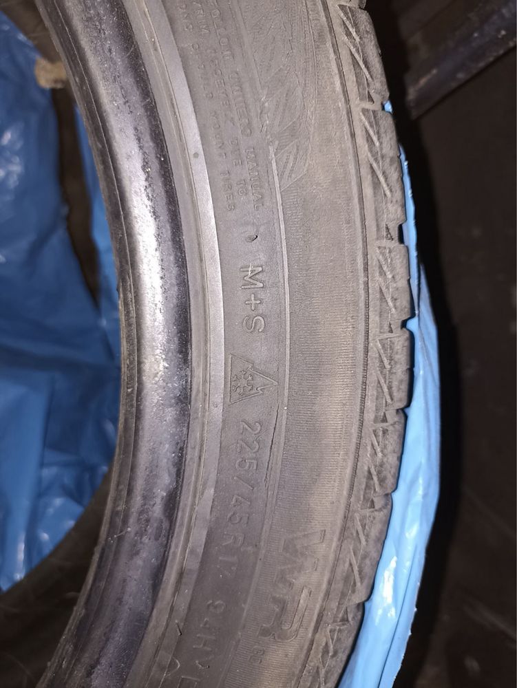 Opony Nokian zimowe komplet 225/45/R17