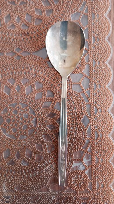 srebrne łyżeczki , prawdopodobnie produkt francuski