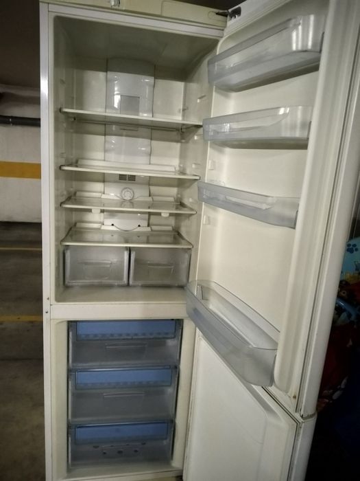 Frigorífico Indesit Total No Frost