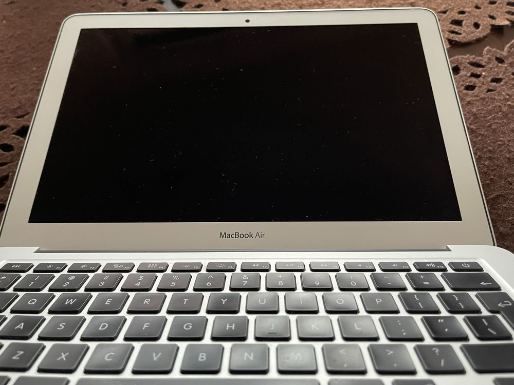 Macbook Air 13,3