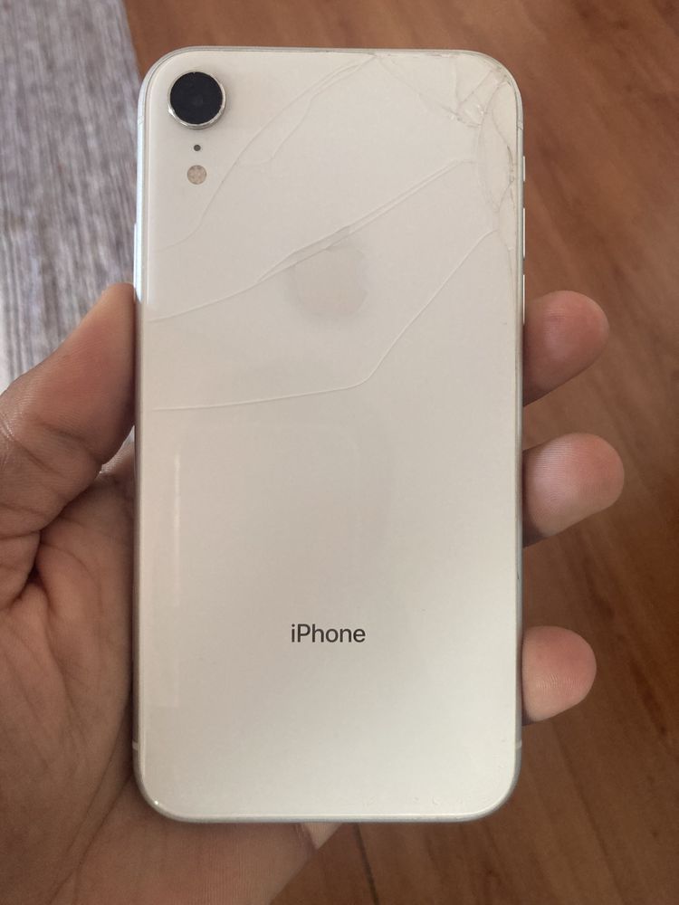 IPhone XR 64Gb bateria 81%