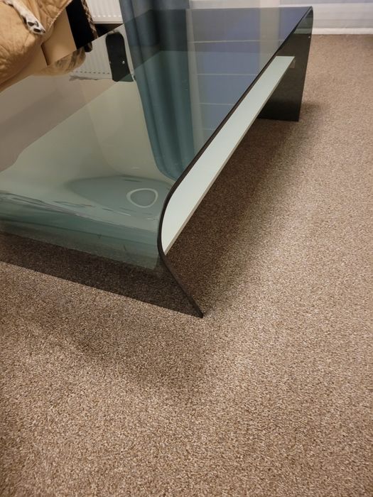 Nowoczesny szklany stolik kawowy