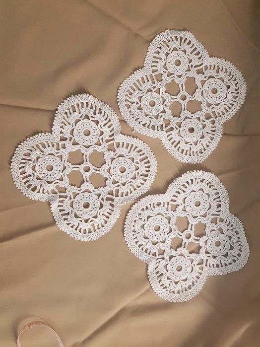 Conjunto de panos em crochet e outros