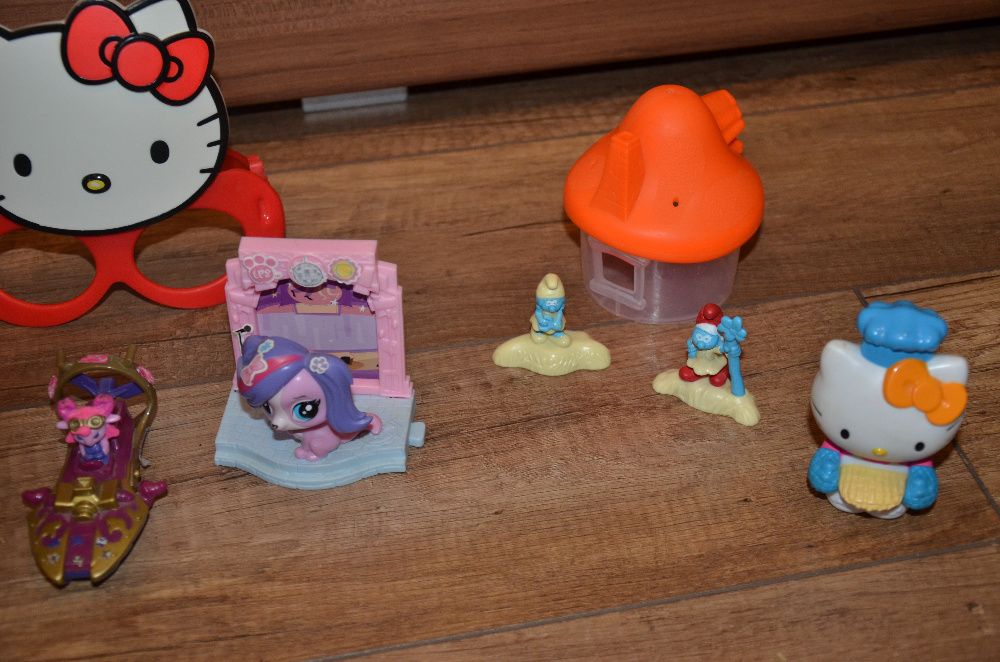 Іграшки з McDonalds Happy Meal Hello Kitty