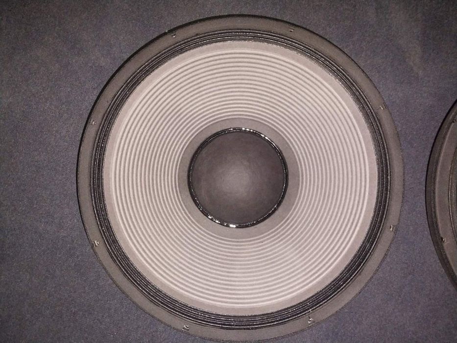 Продам динамики сабвуфера JBL 2241HPL