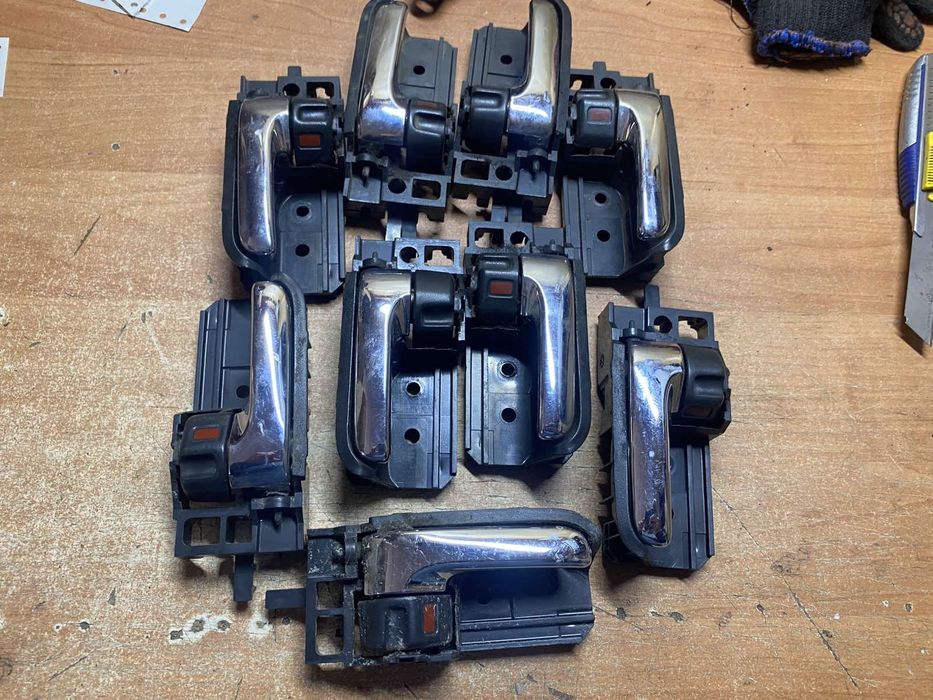 Внутрішня ручка відкривання дверей Тойота Авенсіс т25 права та ліва