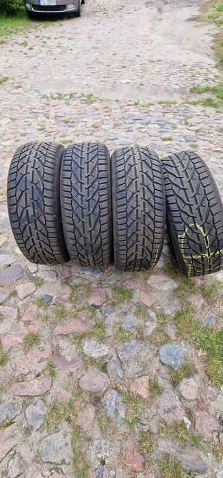 Opony zimowe kormoran snow 215/55 r17
