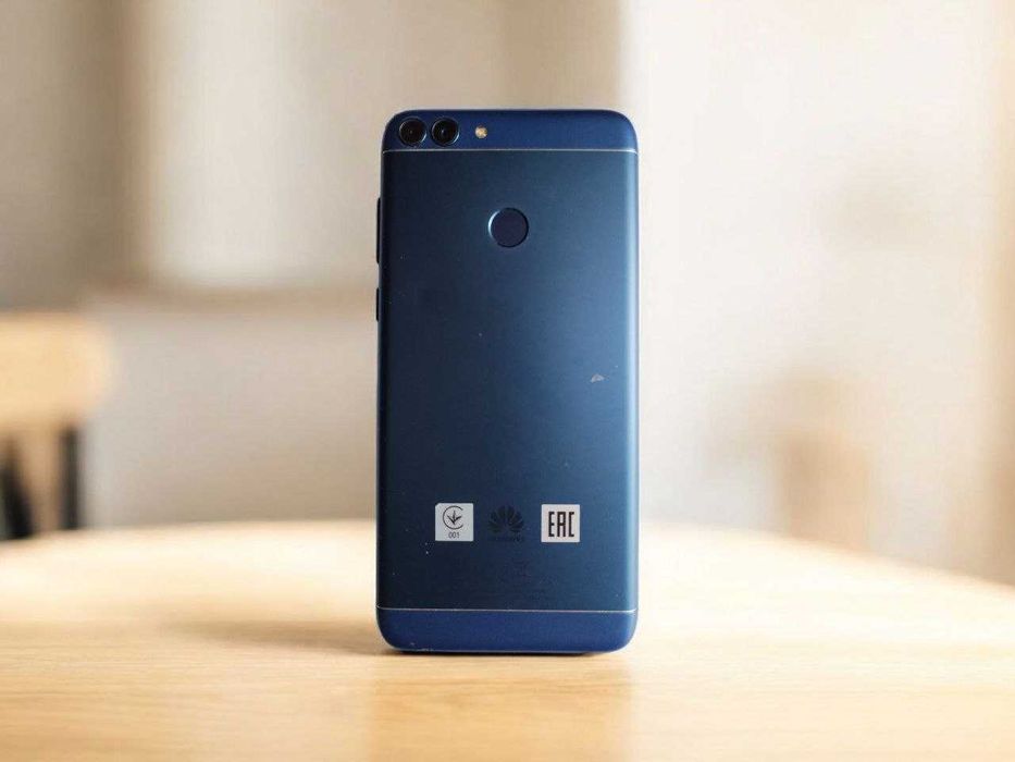 телефон Huawei P Smart