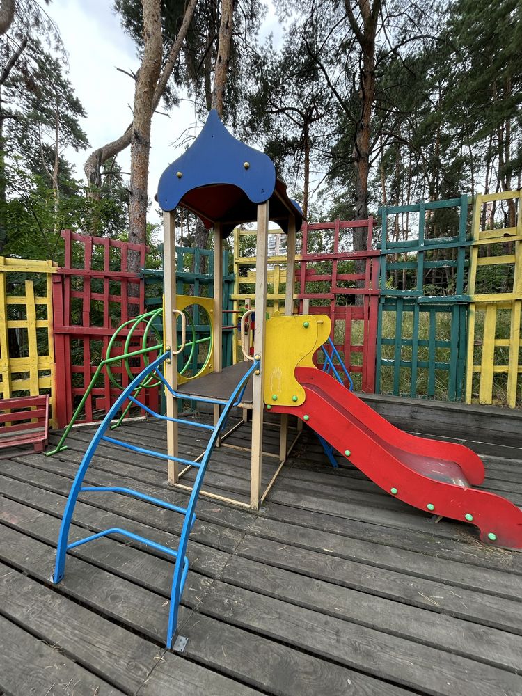 Майданчик дитячий, металевий