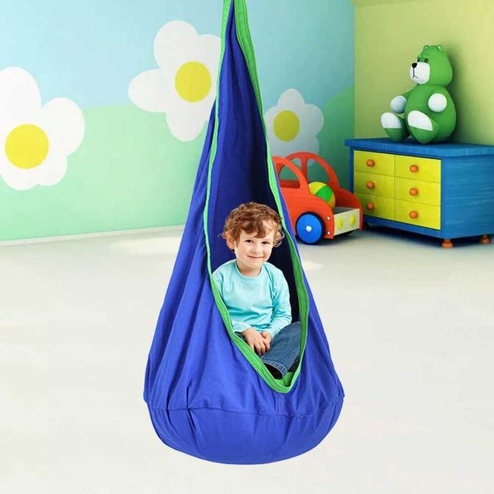 Niebieska huśtawka Kokon bujak + mocowanie . Pokój balkon taras