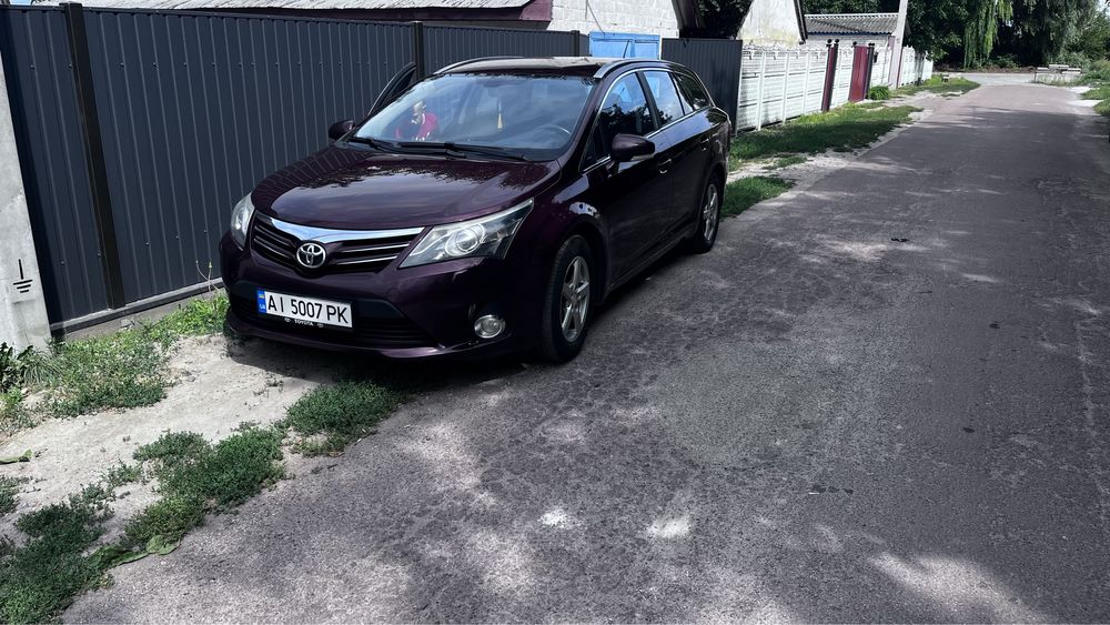 Toyota Avensis 2012