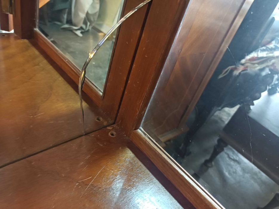 Armário Vitrine séc XX
