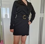 Продаётся отличный пиджак-платье с поясом