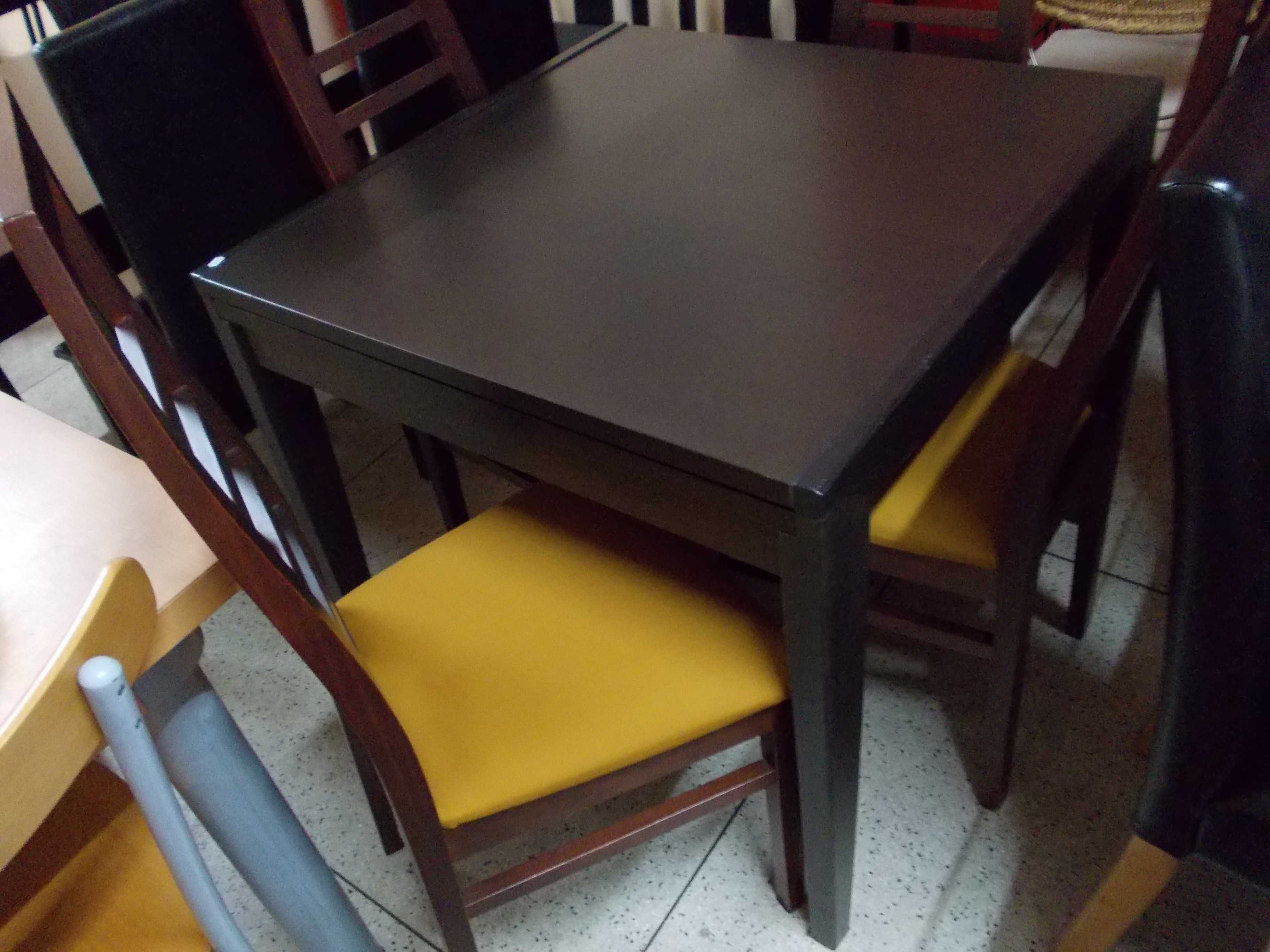 Mesa jantar extensível + 4 cadeiras