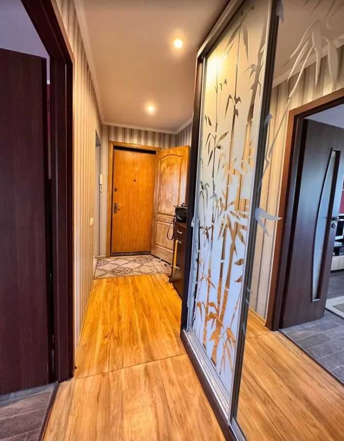 3 кім з АВТОНОМКОЮ в багатоповерхівці район 12 КВАРТАЛ (716507)