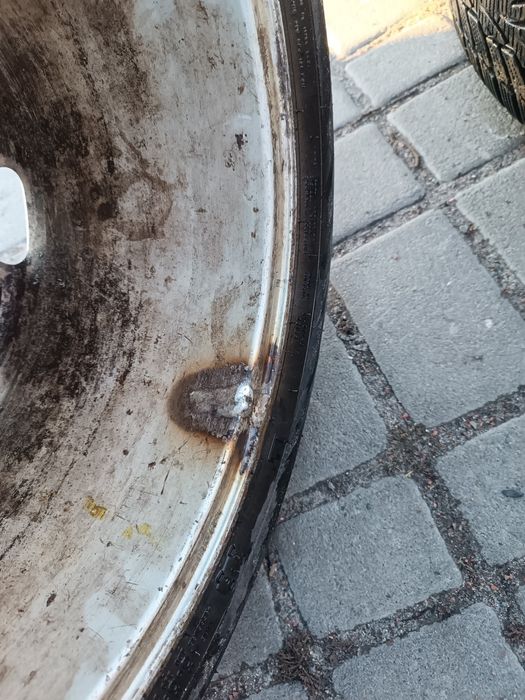 Диски ауді r16 5/112 з зимовою резиною 200$