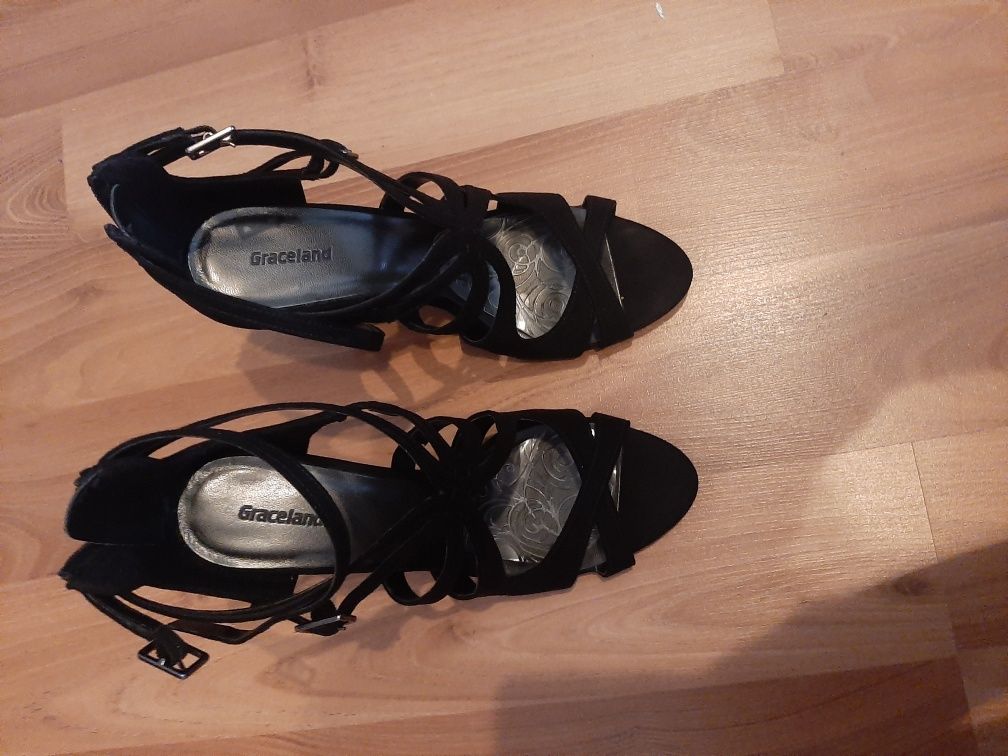 Sandałki na szpilce Graceland