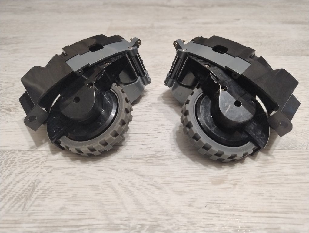 Moduł koła lewego ,L` + Moduł koła prawego ,R` Irobot Roomba i3,i5,i7