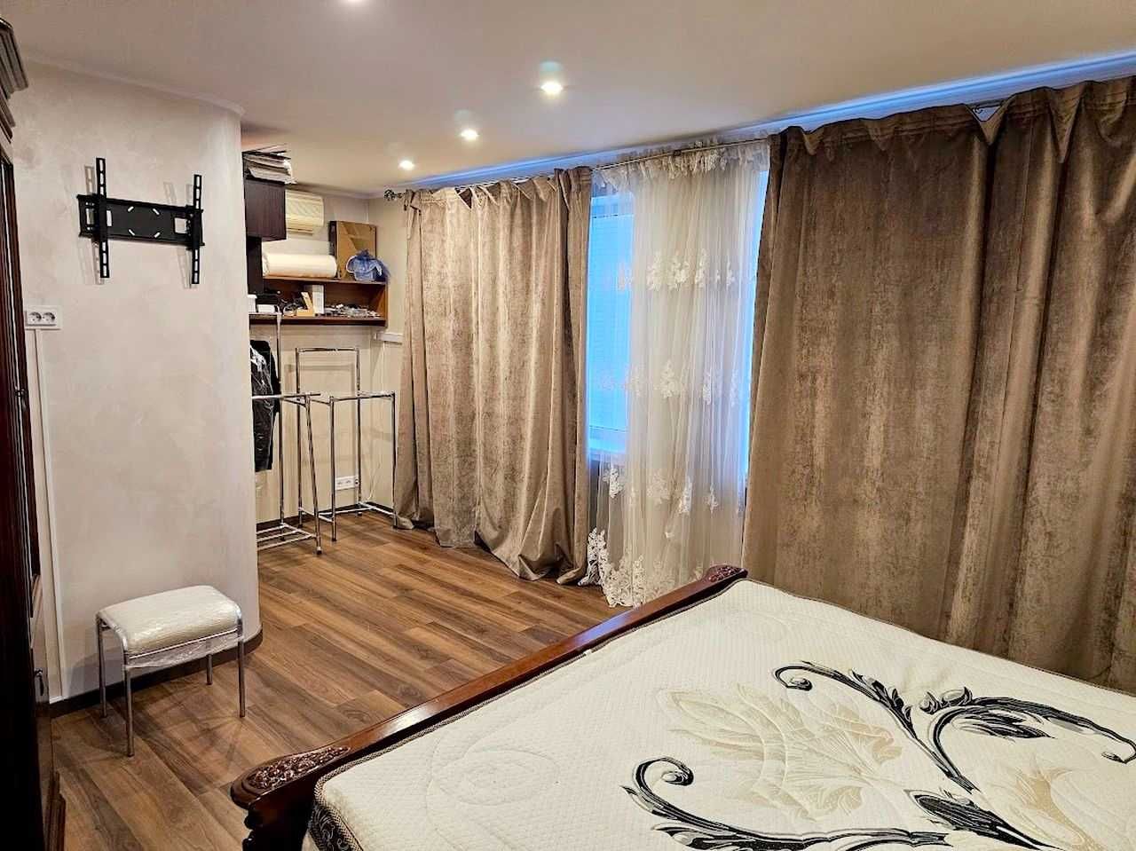 Продам 3-к квартиру 120м2 в кирпичной высотке, Старокозацкая, центр