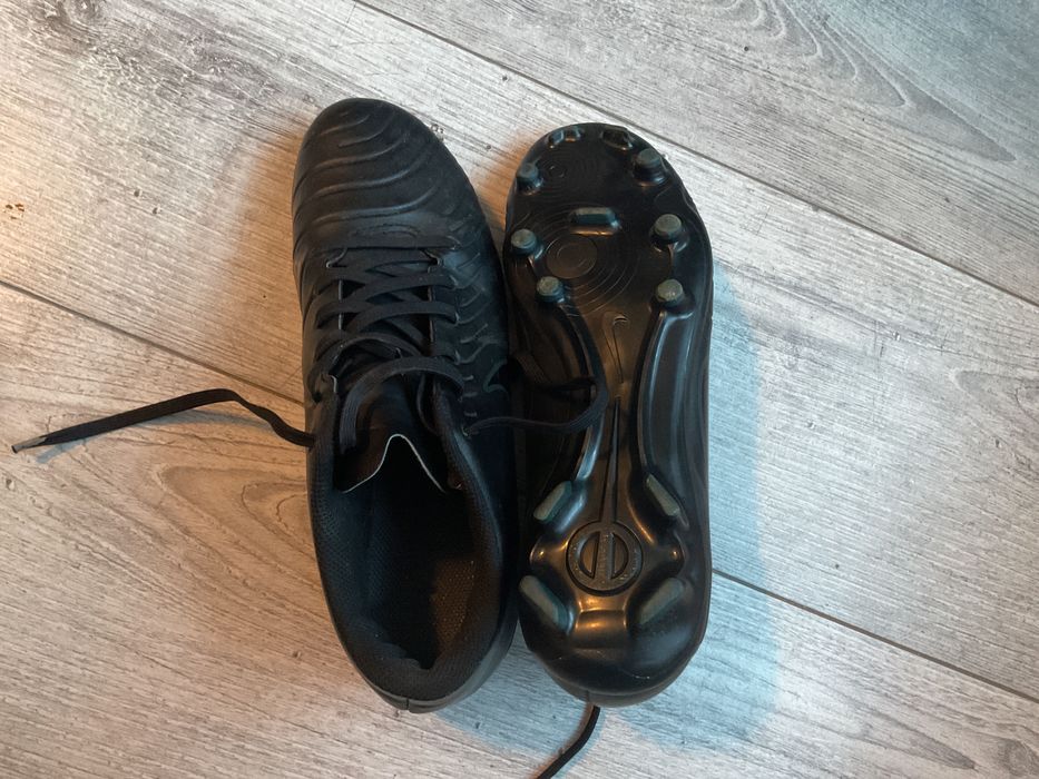 NIKE Tiempo Legend 10 Club FG/MG Buty Piłkarskie Sportowe Korki Roz 40