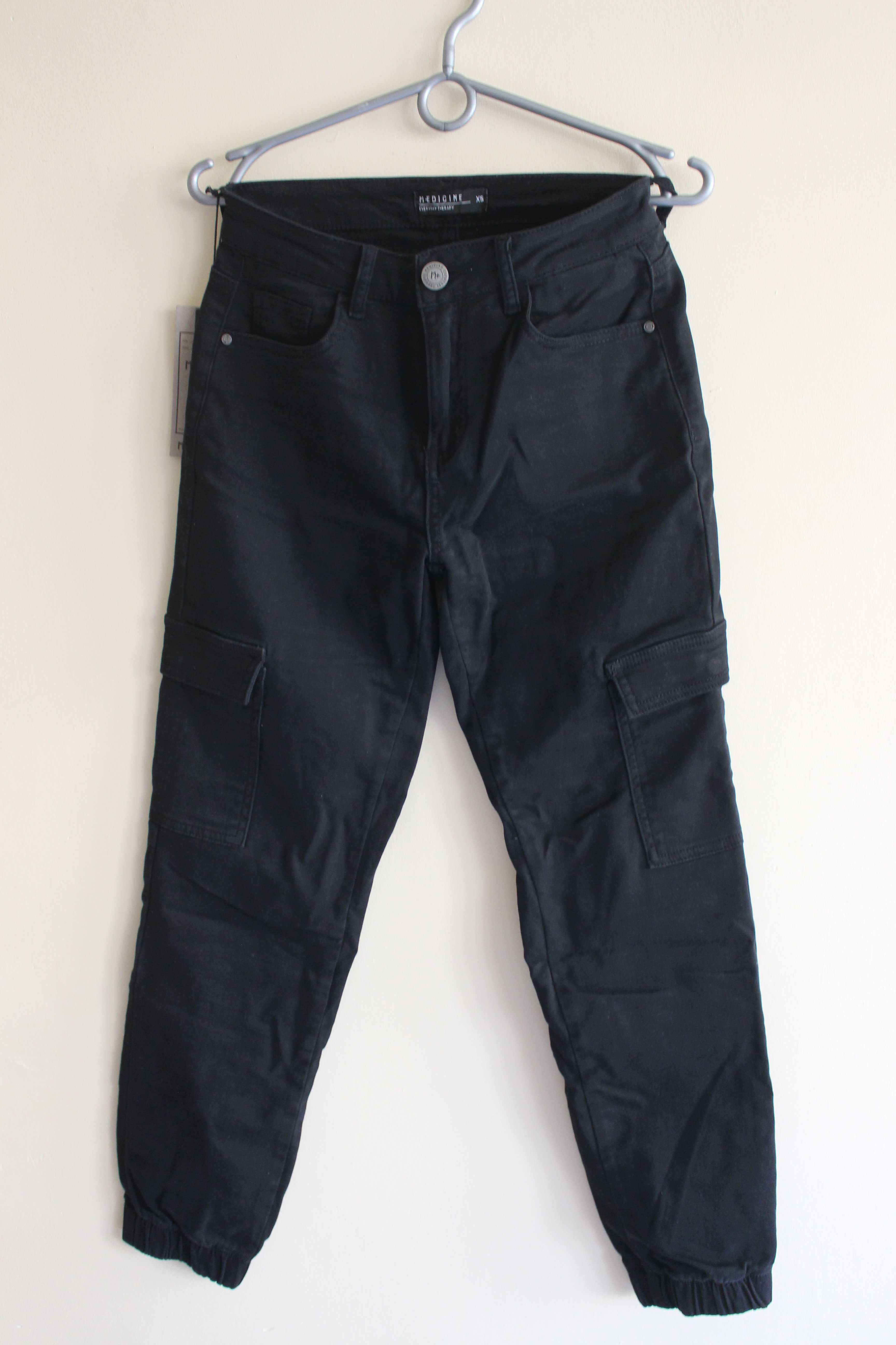 czarne jeansowe joggery xs