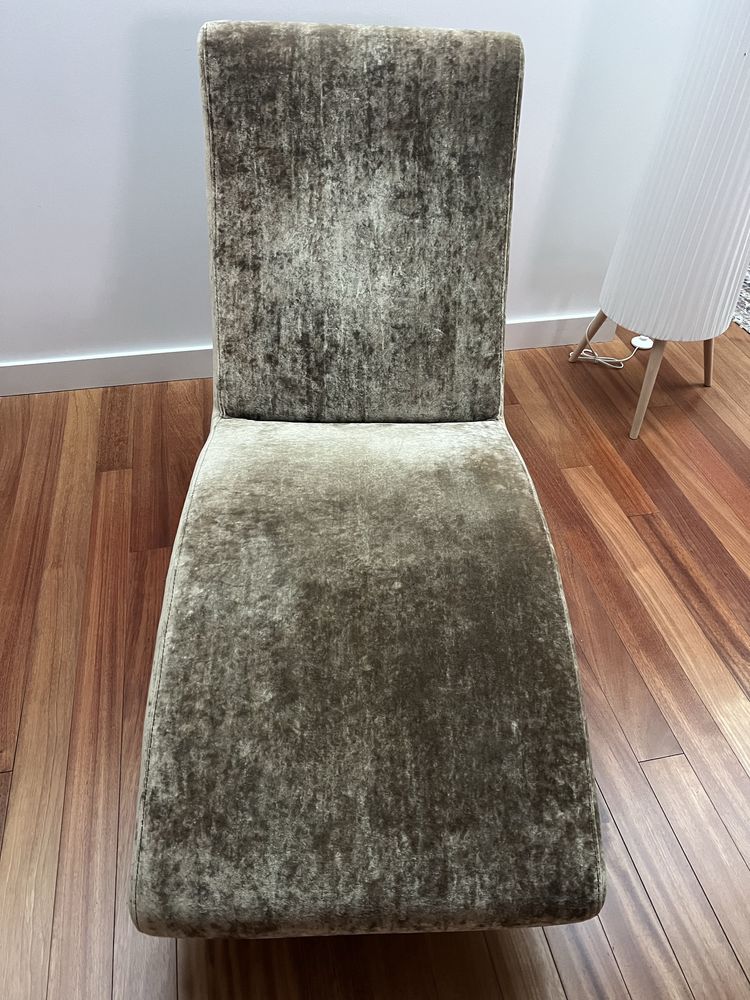 Sofa de tres lugares + chaise longue Laskasas