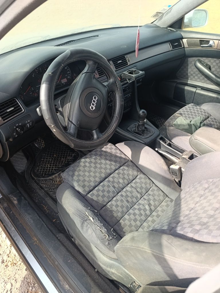 Audi A6 2.5tdi V6 150cv