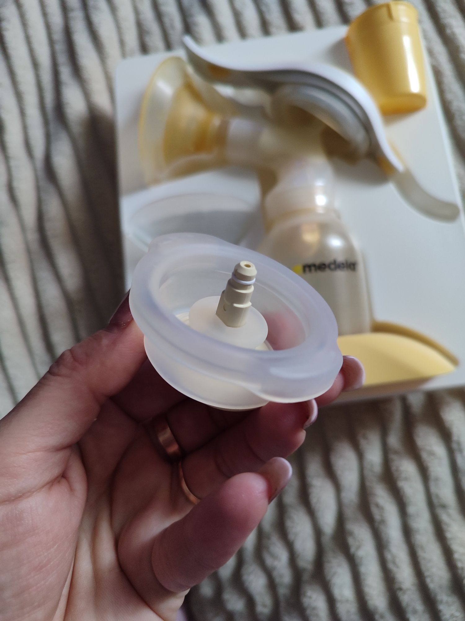 Medela harmony молоковідсмоктувач механічний