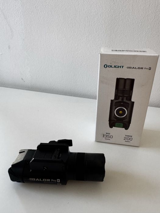 Olight BALDR Pro R - Latarka z celownikiem laserowym - Jak nowa!