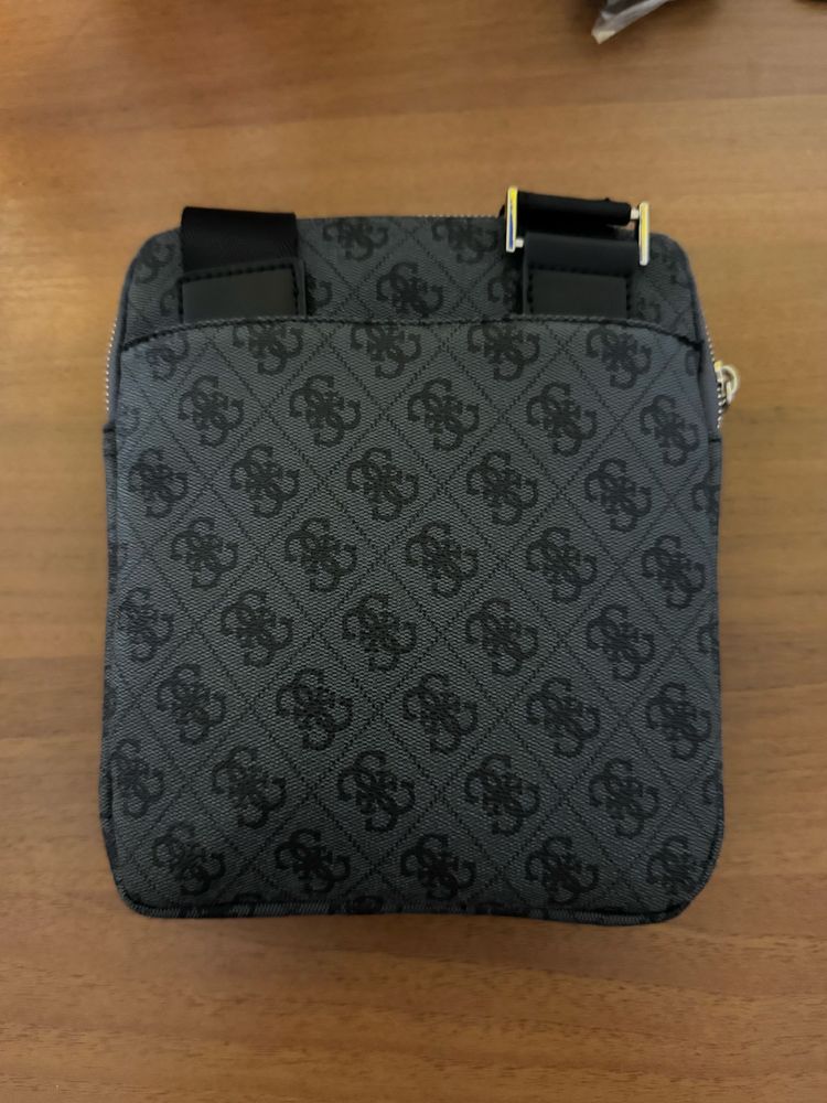 Чоловіча сумка Guess чорного коліру